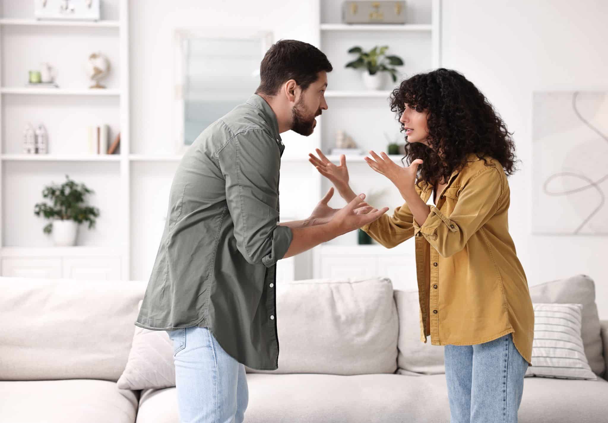 como salir de una relación tóxica estando enamorada