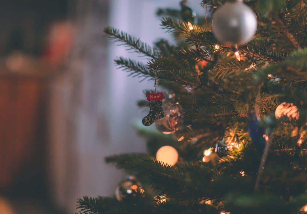 sillas vacías en navidad